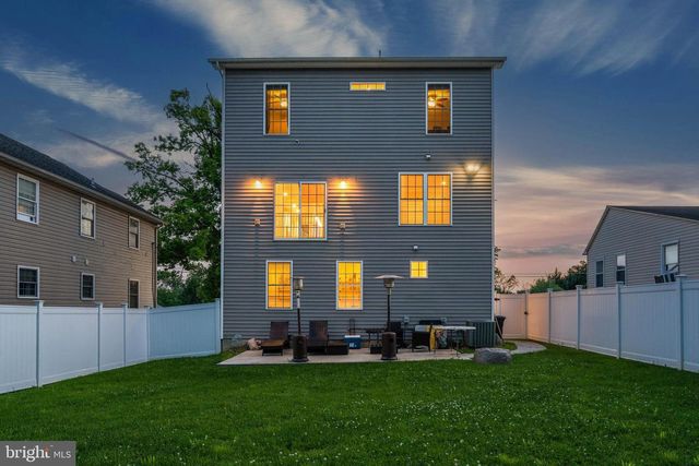 7853 OAKDALE AVE, Rosedale, MD 21237