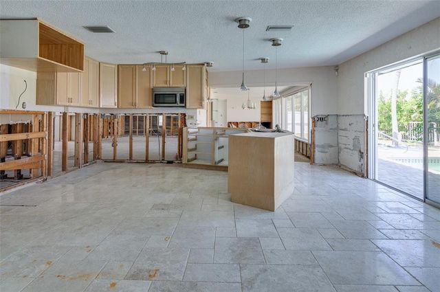 511 64TH AVENUE, St Pete Beach, FL 33706