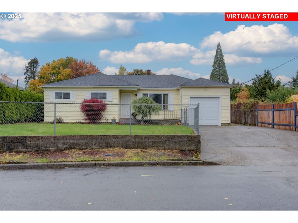 10525 Se MITCHELL St, Portland, OR 97266