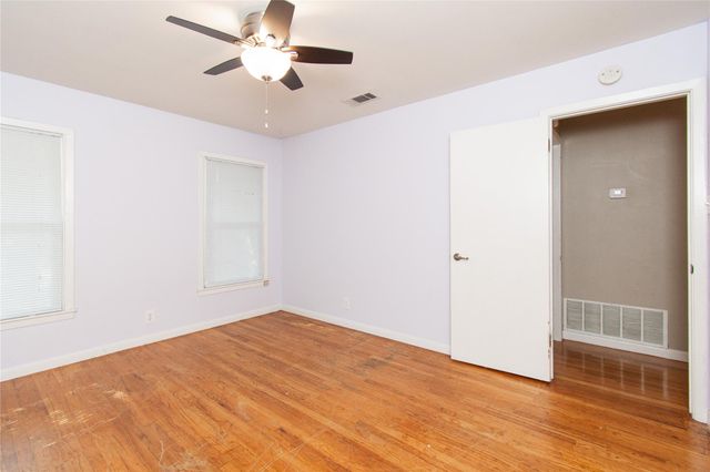 812 N Penelope ST, Belton, TX 76513