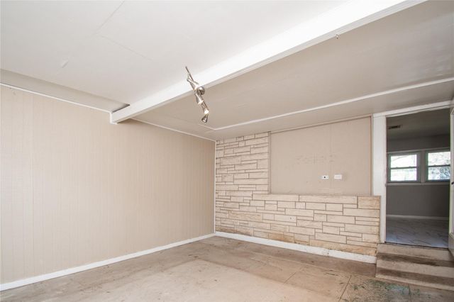 812 N Penelope ST, Belton, TX 76513