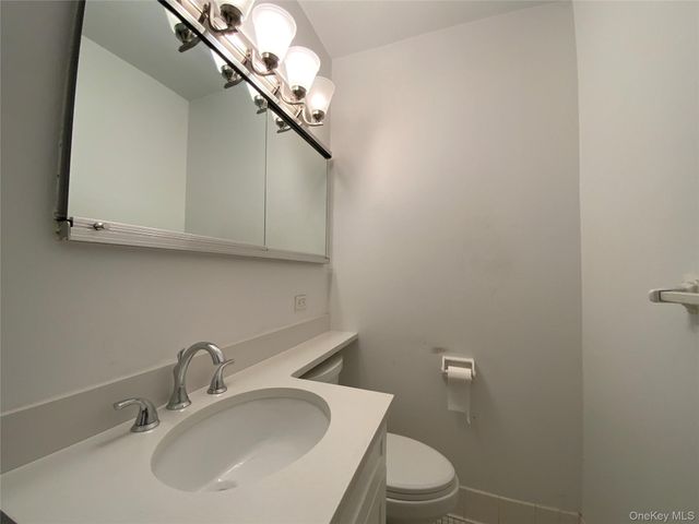 27110 Grand Central Parkway 1V, Floral Park, NY 11005