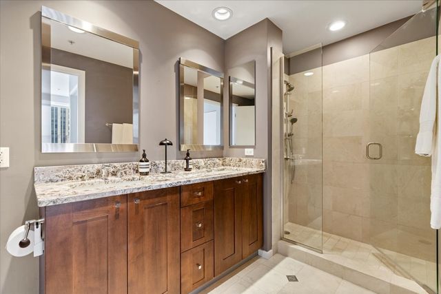 240 E Illinois Street 2401, Chicago, IL 60611