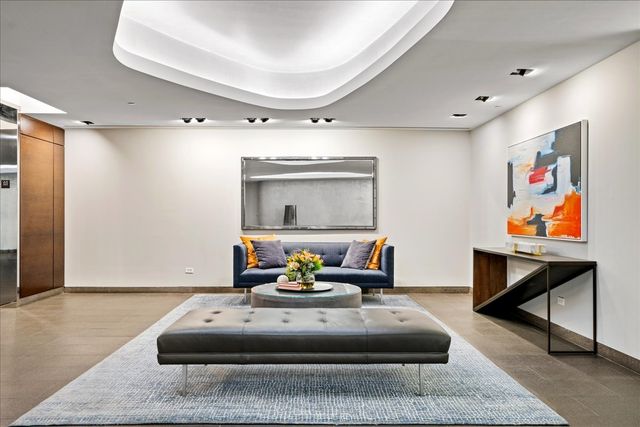 240 E Illinois Street 2401, Chicago, IL 60611