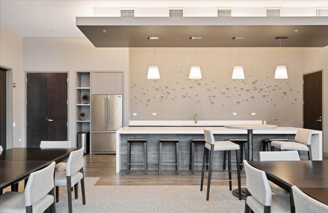 240 E Illinois Street 2401, Chicago, IL 60611