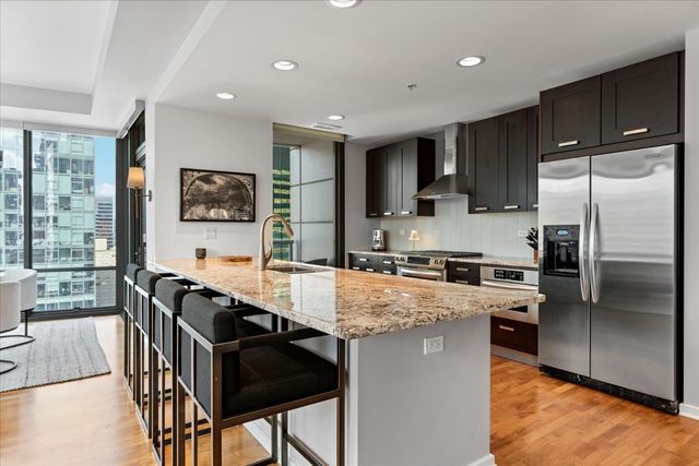 240 E Illinois Street 2401, Chicago, IL 60611