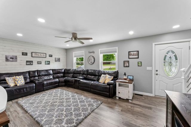 3084 Eugene Street, Burton, MI 48519