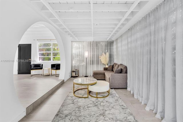 9264 Byron Ave, Surfside, FL 33154