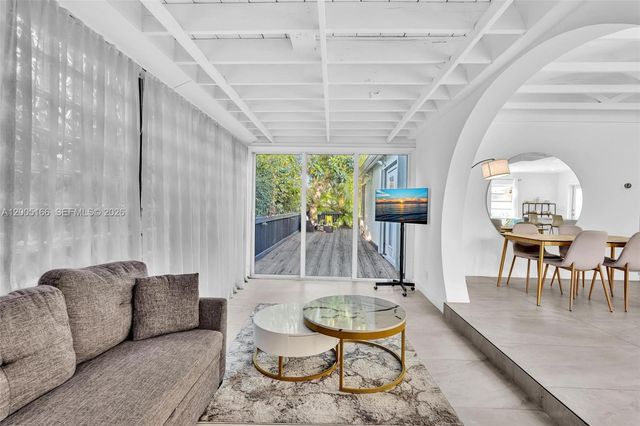 9264 Byron Ave, Surfside, FL 33154