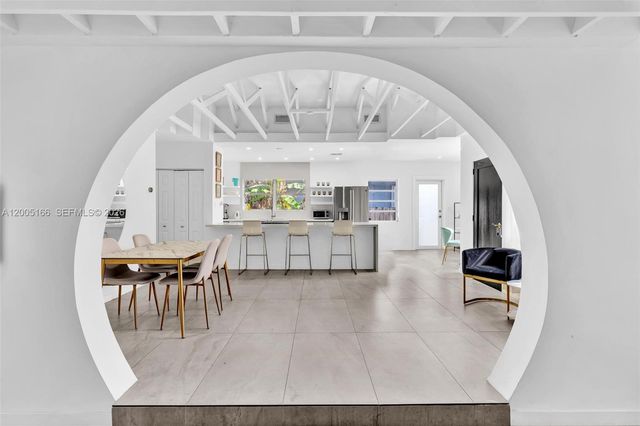 9264 Byron Ave, Surfside, FL 33154