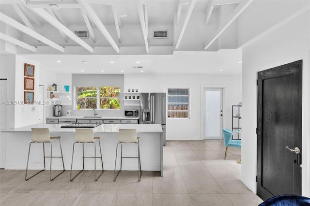 9264 Byron Ave, Surfside, FL 33154