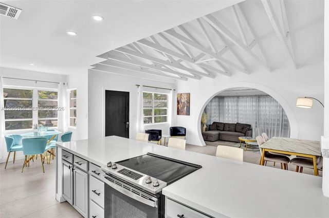 9264 Byron Ave, Surfside, FL 33154