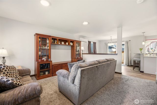 419 Raybird Avenue, Granite Falls, WA 98252