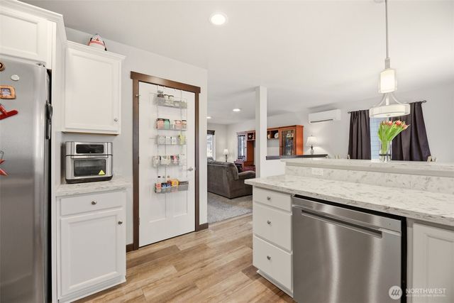 419 Raybird Avenue, Granite Falls, WA 98252
