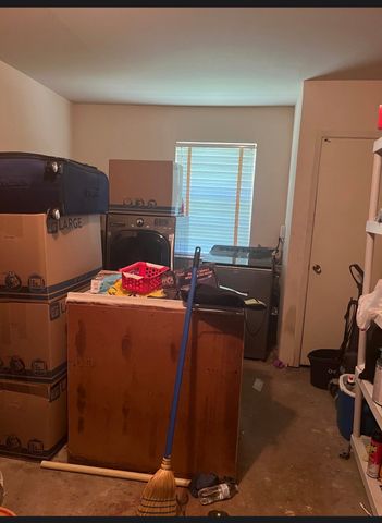 914 Pleasant Valley Road, Garland, TX 75040