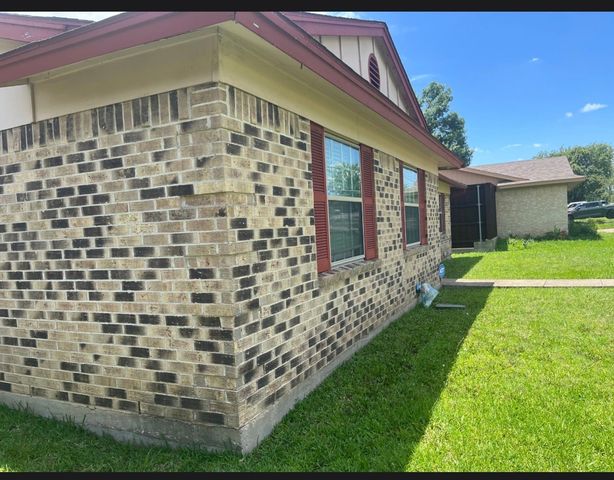 914 Pleasant Valley Road, Garland, TX 75040