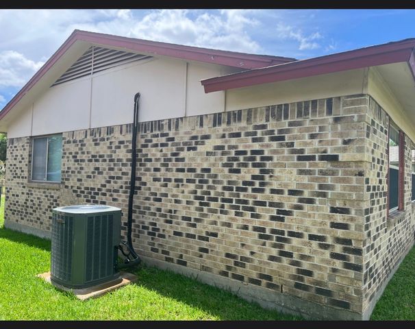 914 Pleasant Valley Road, Garland, TX 75040