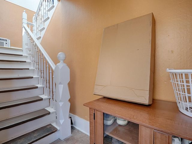 422 E CITRUS AVENUE, Eustis, FL 32726