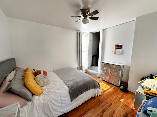 3900 W Diversey Avenue 2F, Chicago, IL 60647