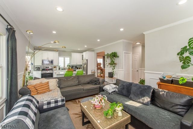 15 Norman Ave, Parsippany-troy Hills Twp., NJ 07034