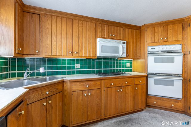 15 Hollow Road, Watertown, CT 06795