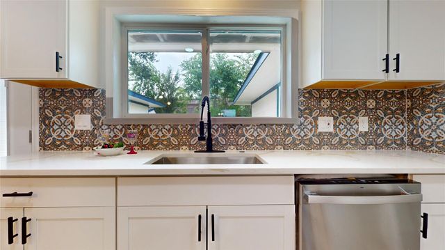 210 Outlook Drive, Houston, TX 77034