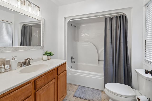 709 W Rock Island Street, Knoxville, IA 50138