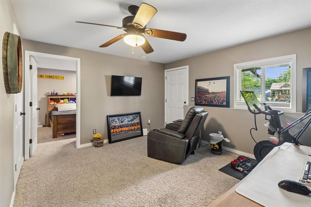 709 W Rock Island Street, Knoxville, IA 50138