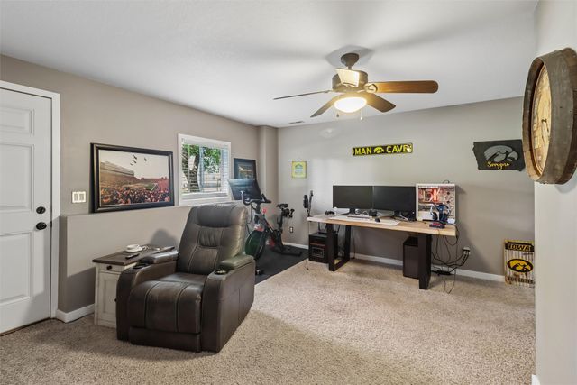 709 W Rock Island Street, Knoxville, IA 50138