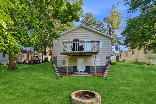 709 W Rock Island Street, Knoxville, IA 50138