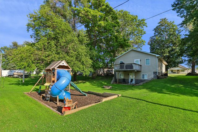 709 W Rock Island Street, Knoxville, IA 50138