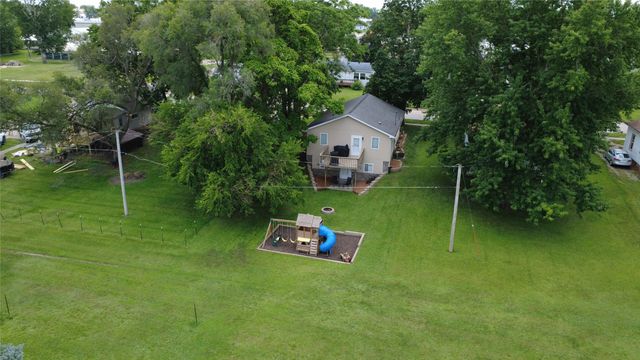 709 W Rock Island Street, Knoxville, IA 50138