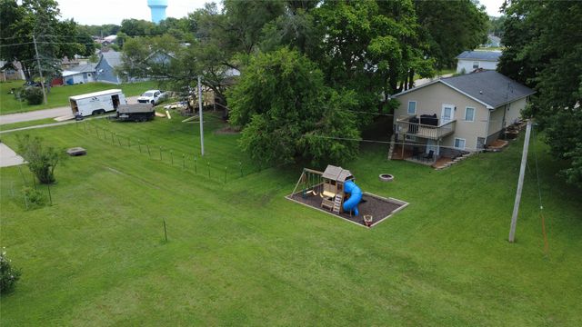 709 W Rock Island Street, Knoxville, IA 50138