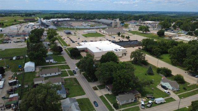 709 W Rock Island Street, Knoxville, IA 50138