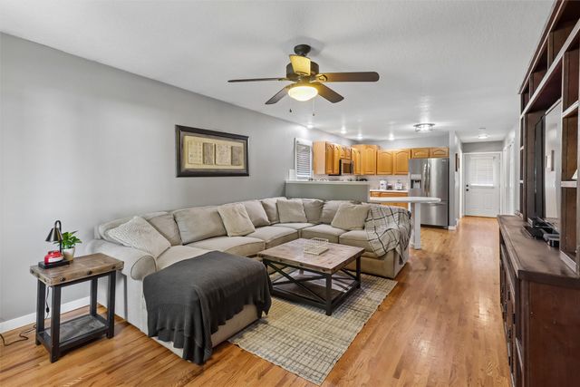 709 W Rock Island Street, Knoxville, IA 50138