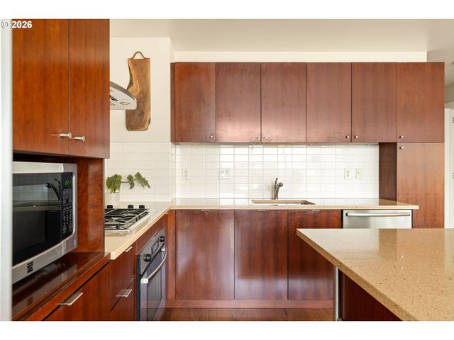 3570 S RIVER Pkwy 1303, Portland, OR 97239