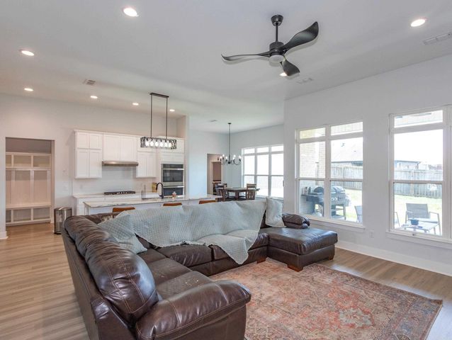 5607 HUMMINGBIRD Lane, Jacksonville, AR 72076