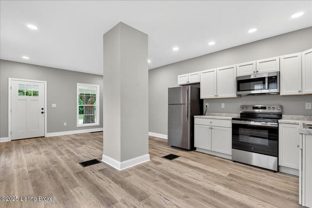 3121 W Magnolia Ave, Louisville, KY 40211