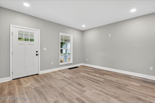 3121 W Magnolia Ave, Louisville, KY 40211