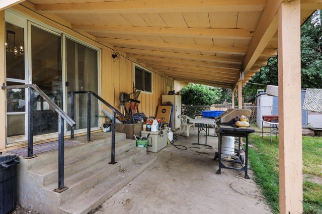 3414 Bardick Road, Anderson, CA 96007