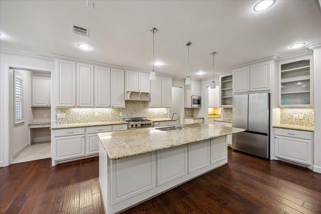 1717 Creek Drive, Houston, TX 77055