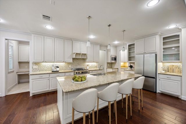 1717 Creek Drive, Houston, TX 77055