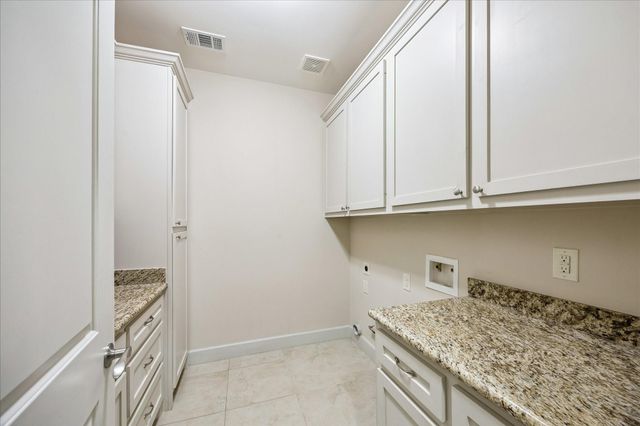 1717 Creek Drive, Houston, TX 77055
