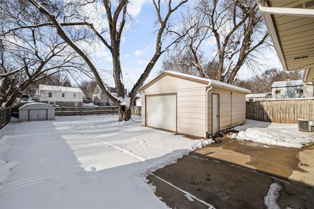 4120 10th Street, Des Moines, IA 50313