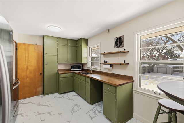 4120 10th Street, Des Moines, IA 50313