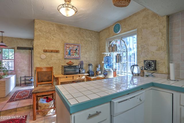 2631 E Prince Road, Tucson, AZ 85716