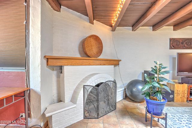 2631 E Prince Road, Tucson, AZ 85716