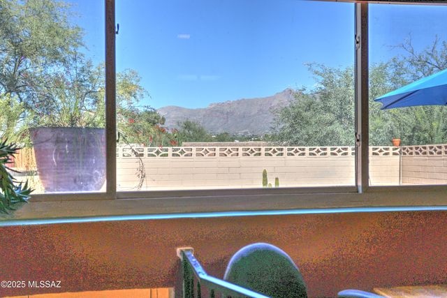 2631 E Prince Road, Tucson, AZ 85716