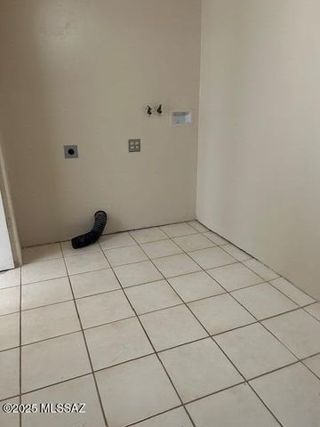 2631 E Prince Road, Tucson, AZ 85716