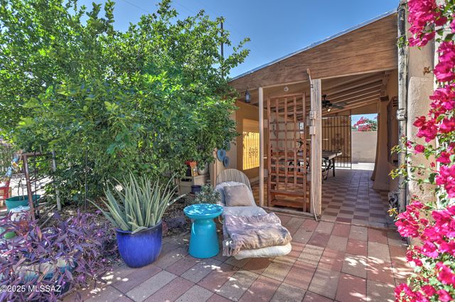 2631 E Prince Road, Tucson, AZ 85716